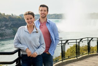 Falling in Love in Niagara - couple