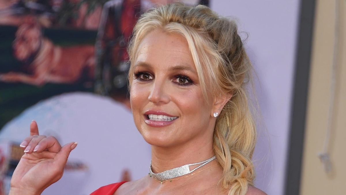 Paramedics Respond to Britney Spears’ Hotel Following Alleged Altercation with Boyfriend: Report