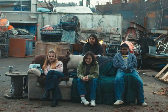 Chloe Guidry, Vritika Gupta, Izzy G., and Aiyana Goodfellow in 'Under the Bridge'