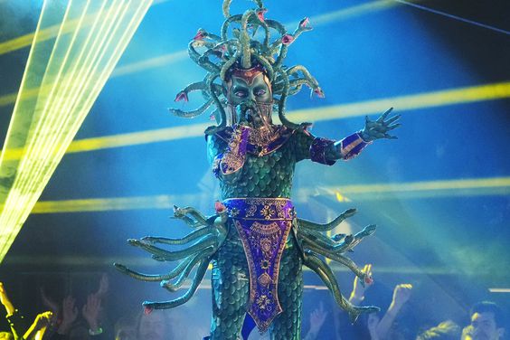 THE MASKED SINGER: Medusa in the “Season Finale” episode of THE MASKED SINGER airing Wednesday, May 17 (8:00-9:01 PM ET/PT) on FOX. CR: Michael Becker/FOX. ©2023 FOX Media LLC.
