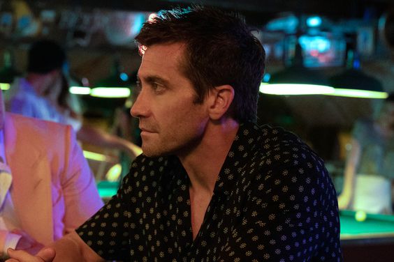Jake Gyllenhaal stars in ROAD HOUSE