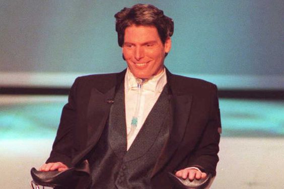 Christopher Reeve appears on stage at the 68th Annual Academy Awards in Los Angeles 25 March. This is his first public appearance before the Hollywood community since his equestrian accident in Virginia left his paralyzed. 