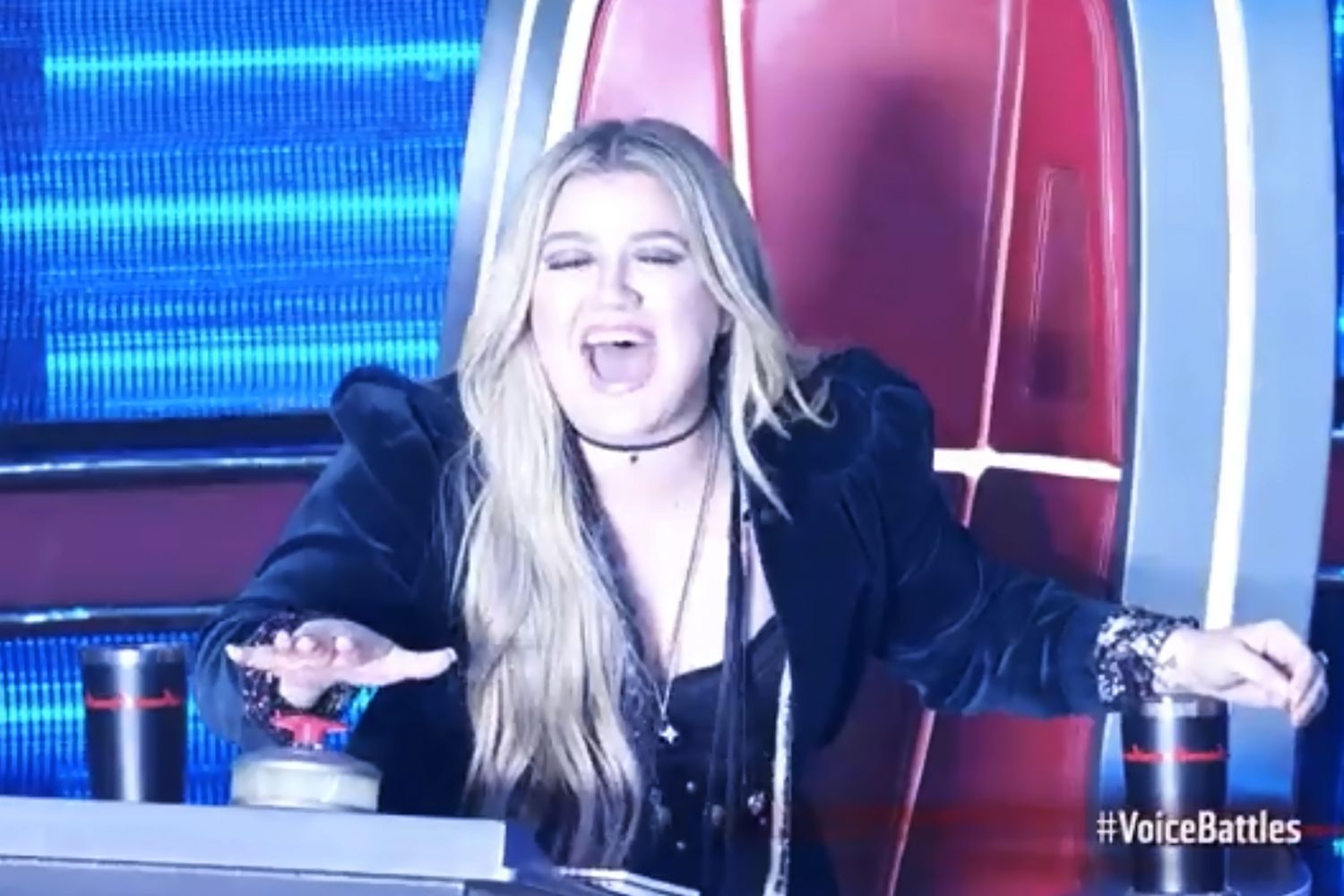 THE VOICE -- “The Battles Premiere” Pictured: Kelly Clarkson