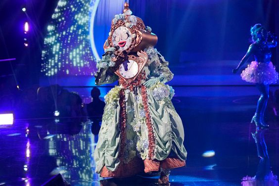 Clock in THE MASKED SINGER